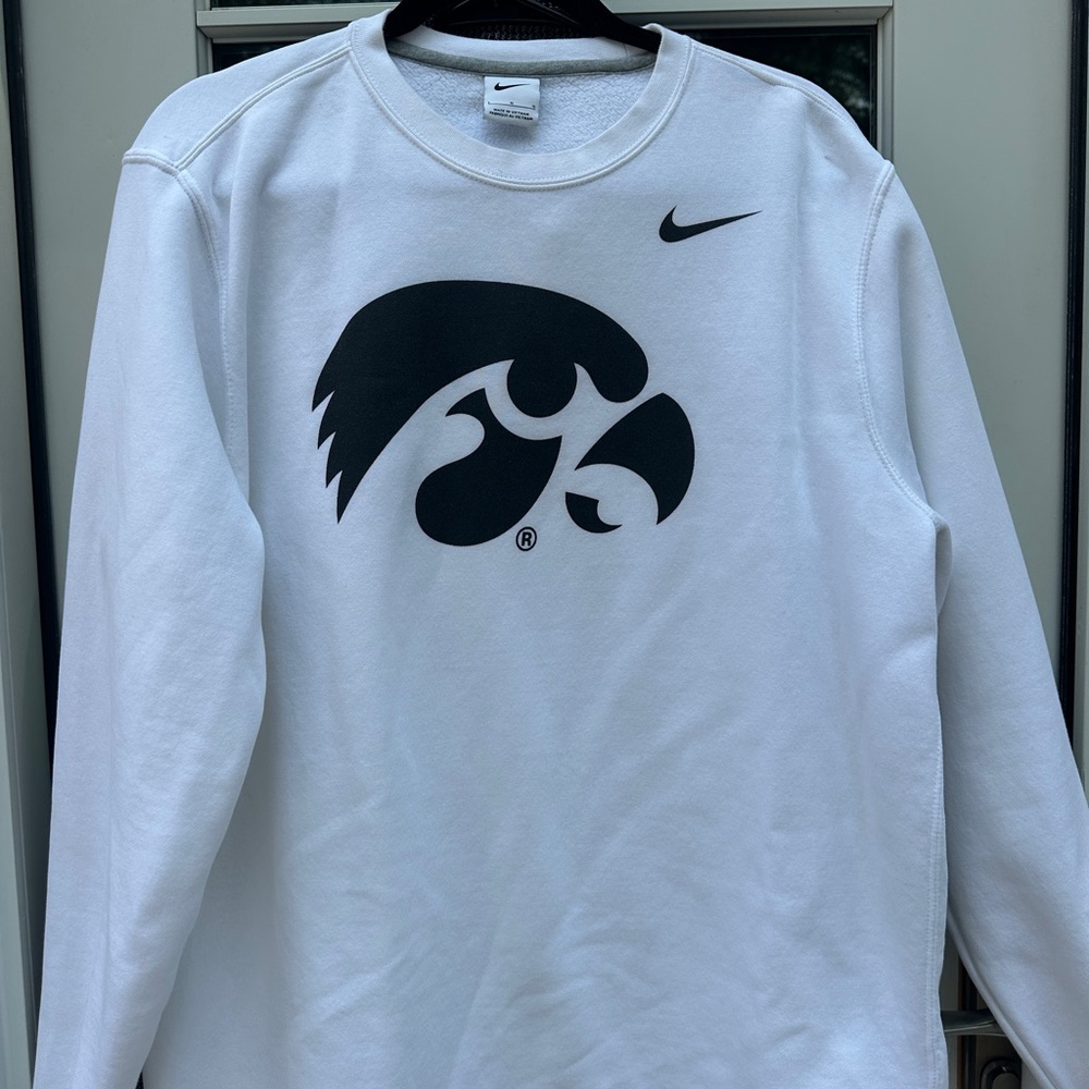 Women’s large Nike sweatshirt